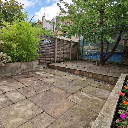 Single Room With En-Suite Shower Room In Zone 1 Лондон Екстериор снимка
